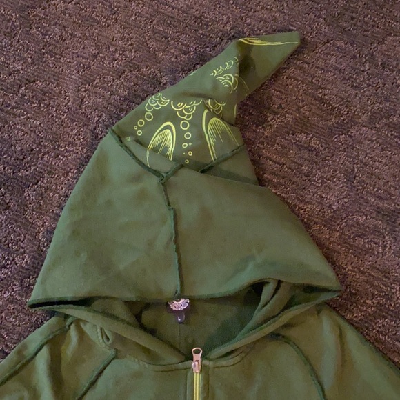 Stunningly unique, green, elf-sweater!!! - Picture 4 of 5